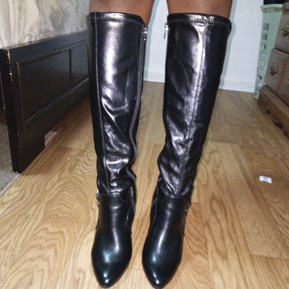 Boots - Picture 7 of 8